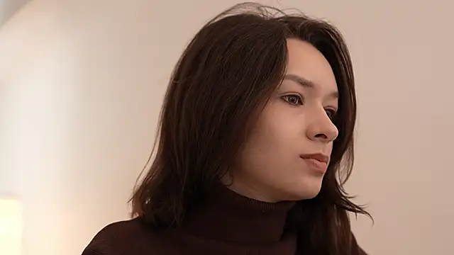 VivianLy  online show from 02/21/25, 07:45