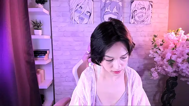 Snapshot of VivianLy_ chatting on 12/20/25, 11:50 VivianLy online show from 12/20/25, 11:50