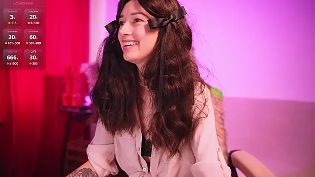 VivianLy  online show from 06/27/26, 10:20