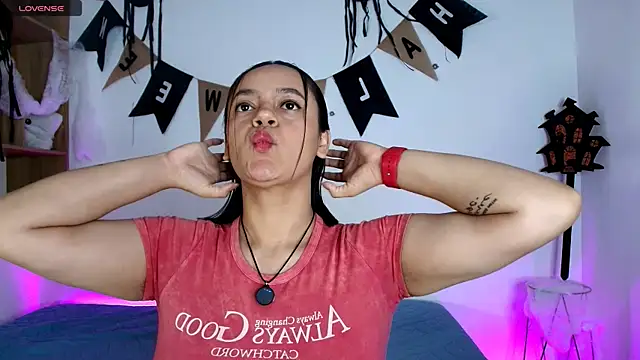 VICTORIABLACK xh online show from 10/13/25, 12:05