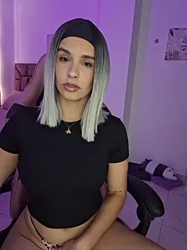 Snapshot of heyshaa chatting on 11/26/25, 08:10 heyshaa online show from 11/26/25, 08:10