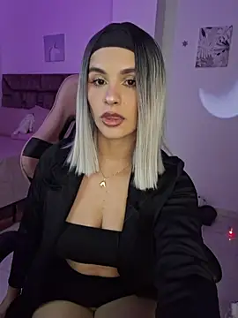 Snapshot of heyshaa chatting on 11/28/25, 09:50 heyshaa online show from 11/28/25, 09:50