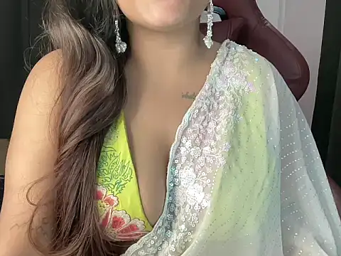 shanayaaa 1 online show from 06/15/26, 07:27