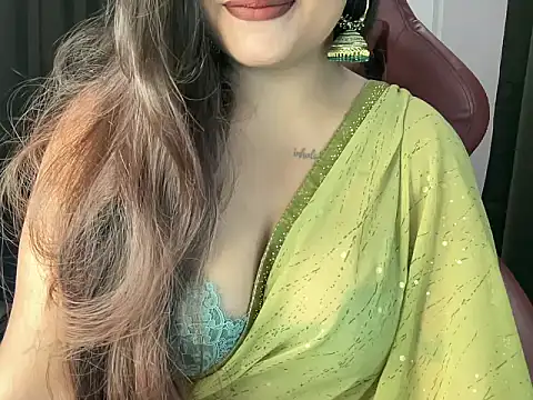 shanayaaa 1 online show from 06/17/26, 07:26