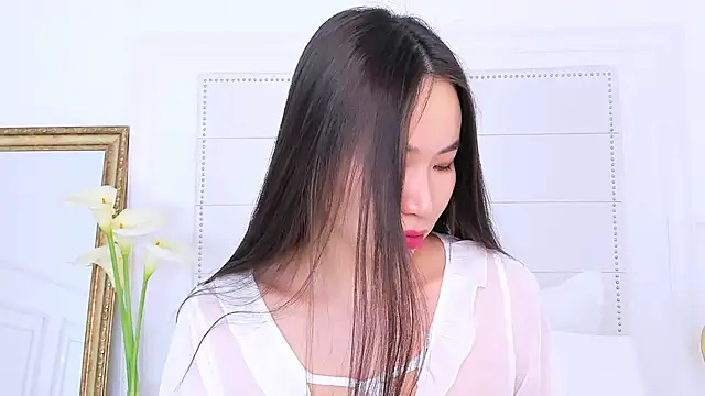 NaomiYuu online show from 02/07/25, 02:19