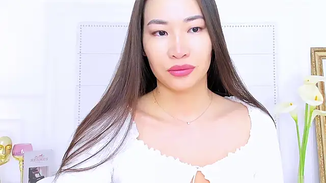 NaomiYuu online show from 03/19/25, 02:27