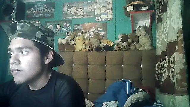 Snapshot of Valesh20 chatting on 12/01/25, 11:54 Valesh20 online show from 12/01/25, 11:54