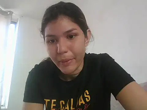 Snapshot of hannah_dave chatting on 04/15/26, 01:18 hannah dave online show from 04/15/26, 01:18