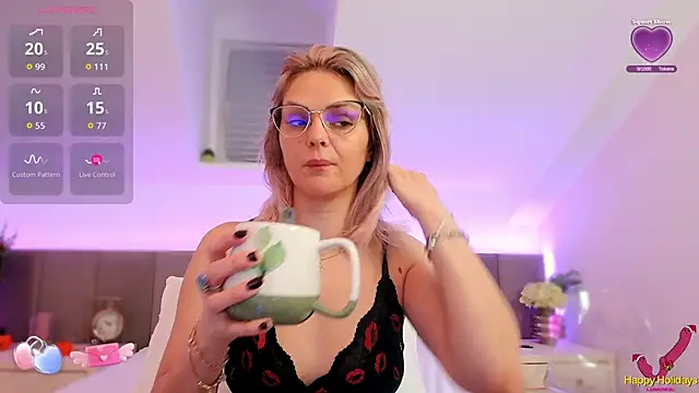 Snapshot of AshleyStorm_ chatting on 11/15/25, 04:54 AshleyStorm online show from 11/15/25, 04:54