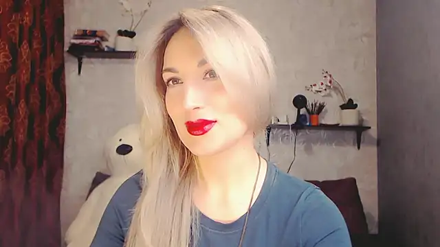 MillaXQueen online show from 02/10/25, 12:39