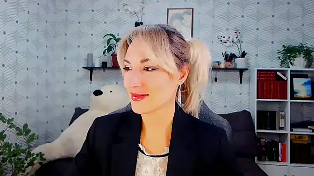 MillaXQueen online show from 10/14/25, 02:07