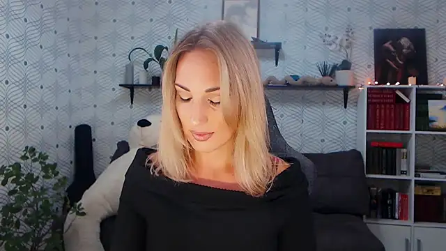 MillaXQueen online show from 07/12/26, 03:14
