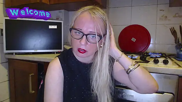 martachatte online show from 02/18/25, 07:52