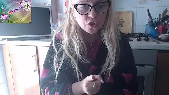 martachatte online show from 10/04/25, 09:18