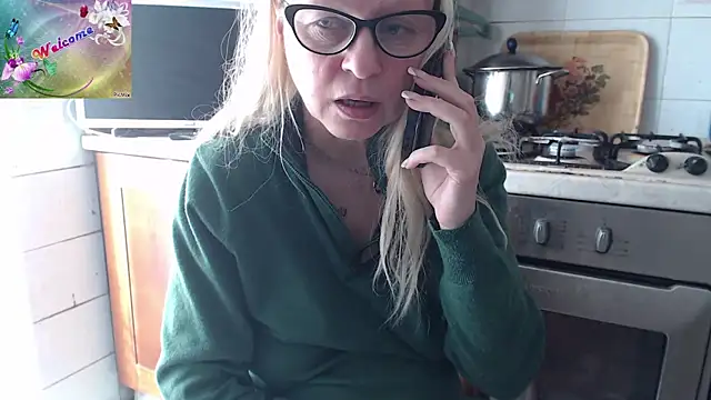 Snapshot of martachatte chatting on 11/14/25, 09:19 martachatte online show from 11/14/25, 09:19