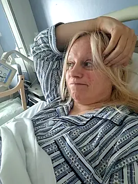 Snapshot of martachatte chatting on 11/20/25, 11:43 martachatte online show from 11/20/25, 11:43