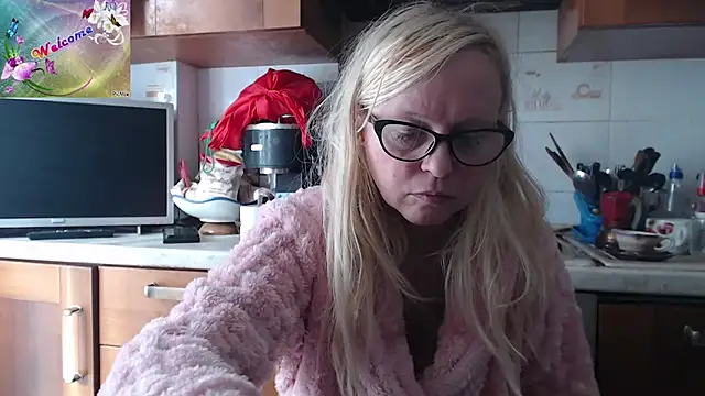 Snapshot of martachatte chatting on 12/02/25, 09:47 martachatte online show from 12/02/25, 09:47