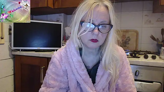 Snapshot of martachatte chatting on 12/04/25, 06:12 martachatte online show from 12/04/25, 06:12