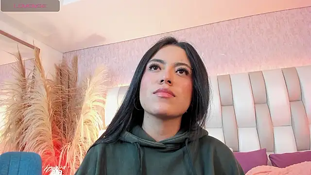 Snapshot of Rebeca_jones chatting on 01/17/26, 12:21 Rebeca jones online show from 01/17/26, 12:21