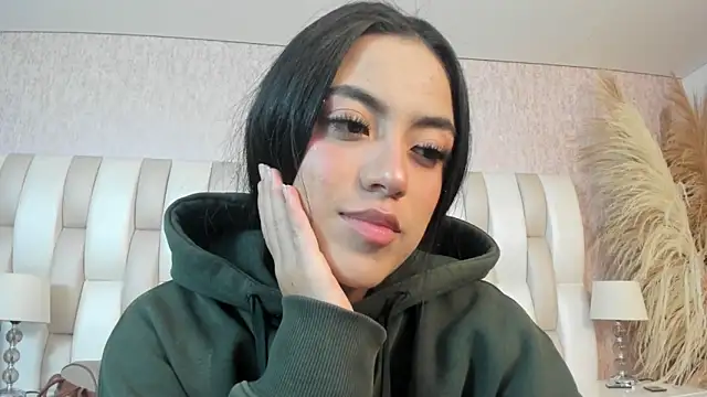 Snapshot of Rebeca_jones chatting on 04/17/26, 12:08 Rebeca jones online show from 04/17/26, 12:08