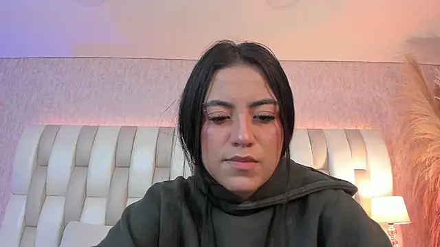 Snapshot of Rebeca_jones chatting on 04/24/26, 12:29 Rebeca jones online show from 04/24/26, 12:29