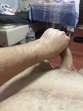 Snapshot of strange6696 chatting on 11/08/25, 04:40 strange6696 online show from 11/08/25, 04:40