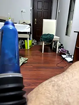 Snapshot of strange6696 chatting on 12/04/25, 10:07 strange6696 online show from 12/04/25, 10:07