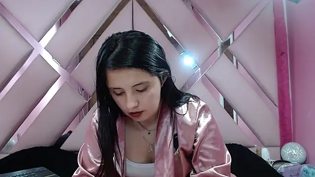 nathaly low1 online show from 12/12/24, 07:30