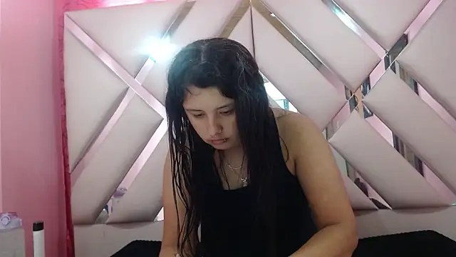 nathaly low1 online show from 01/13/26, 12:43