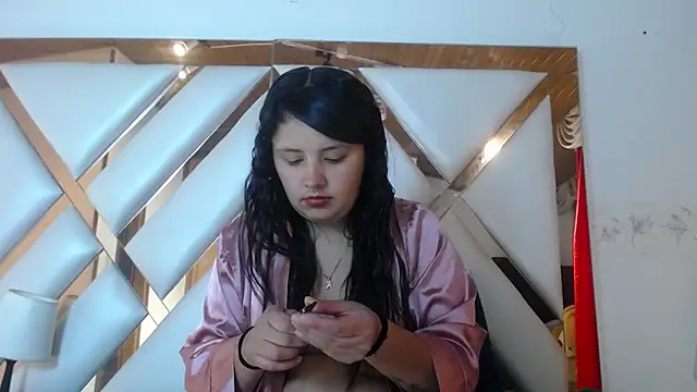 nathaly low1 online show from 05/12/26, 01:19