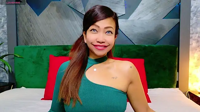 ElyaQuinn online show from 12/13/24, 10:30