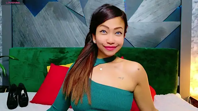 ElyaQuinn online show from 12/13/24, 01:55