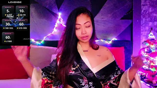 Snapshot of ElyaQuinn chatting on 12/15/25, 08:18 ElyaQuinn online show from 12/15/25, 08:18