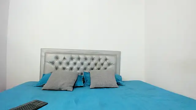 SEXXYLATINCOUPLE1 online show from 07/29/26, 06:44