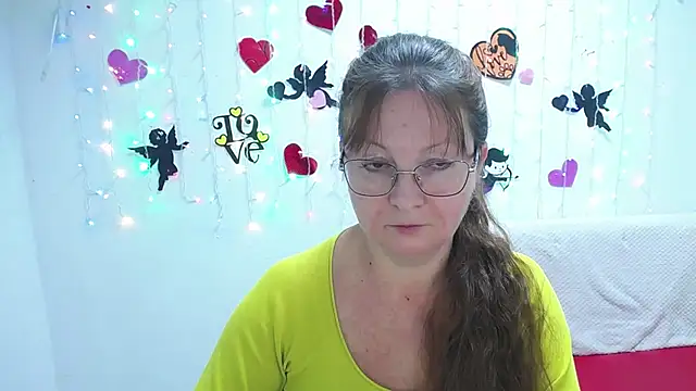 VanessaHotts online show from 02/04/25, 09:07