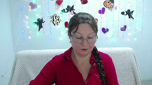 VanessaHotts online show from 02/21/25, 09:02