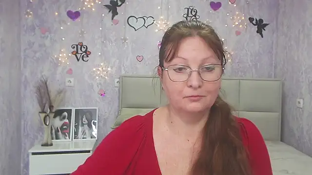 VanessaHotts online show from 03/05/25, 12:22