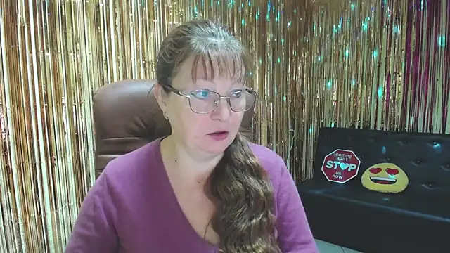 VanessaHotts online show from 09/29/25, 05:12