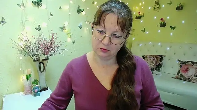 VanessaHotts online show from 04/18/26, 05:11