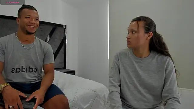 AnnieAndStefan online show from 12/03/24, 12:49