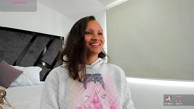 AnnieAndStefan online show from 12/04/24, 12:58