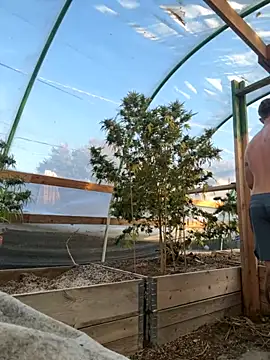 mandjpuff2 online show from 10/19/25, 12:11