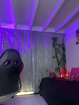 lonely shewolf online show from 04/24/26, 04:53