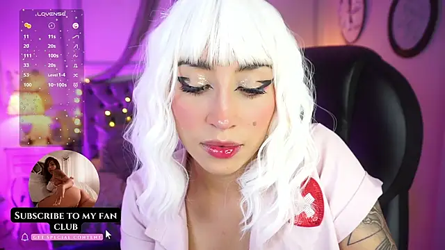 Snapshot of maggietime chatting on 01/09/25, 11:45 maggietime online show from 01/09/25, 11:45