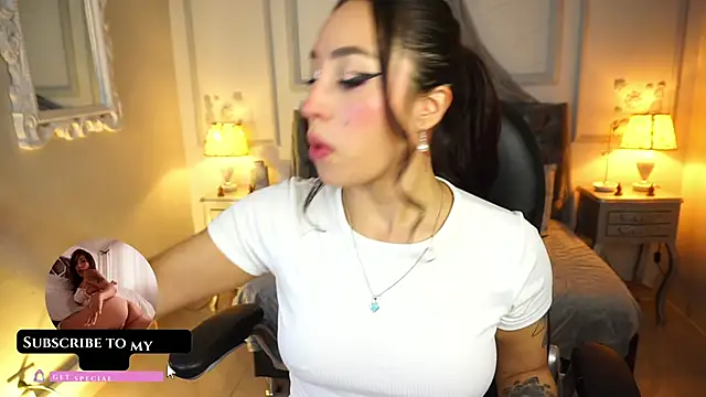 Snapshot of maggietime chatting on 01/13/25, 09:20 maggietime online show from 01/13/25, 09:20