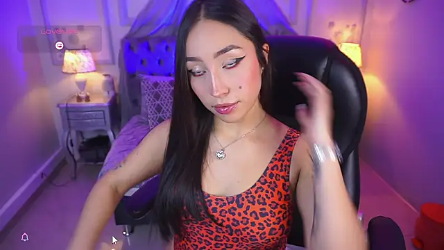 Snapshot of maggietime chatting on 02/26/25, 08:33 maggietime online show from 02/26/25, 08:33