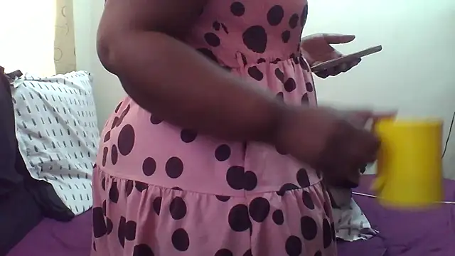 AddictiveAssCurves online show from 10/02/25, 10:00