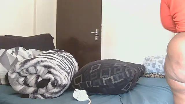 AddictiveAssCurves online show from 07/05/26, 08:32