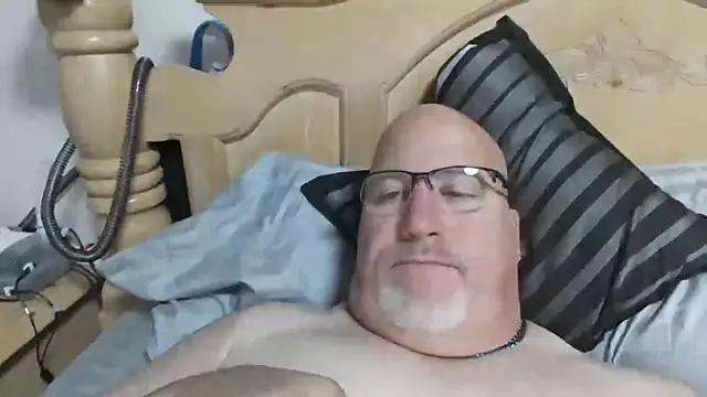 Bigbear0563 online show from 10/15/25, 04:18