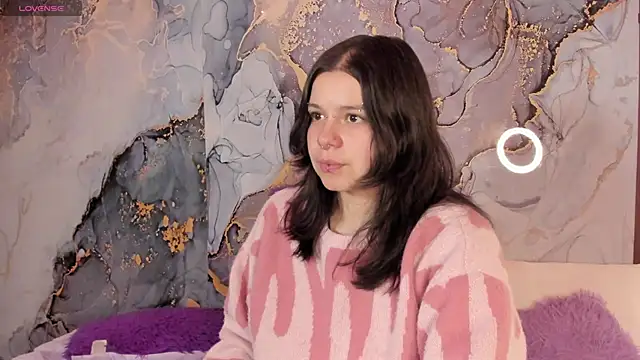 Snapshot of Mey_moon chatting on 02/05/26, 03:33 Mey moon online show from 02/05/26, 03:33